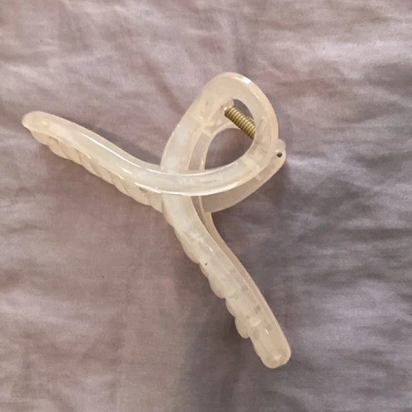 Assortment of Jaw Clips for Hair-Thick Hair - Picture 4 of 5